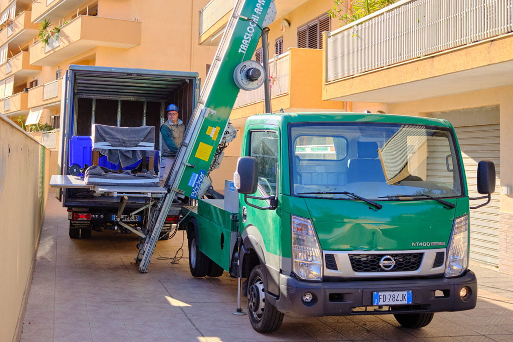 Apm-traslochi-traslocare-occupazione-del-suolo-pubblico-per-trasloco-modalita-e-costi-per-richiederlo